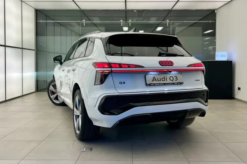 Audi Q3 din 2025 cu 1.500 km - oferta AUD168940 - foto 6
