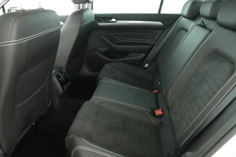 Volkswagen Passat din 2021 cu 75.472 km - oferta VOL168954 - foto 10