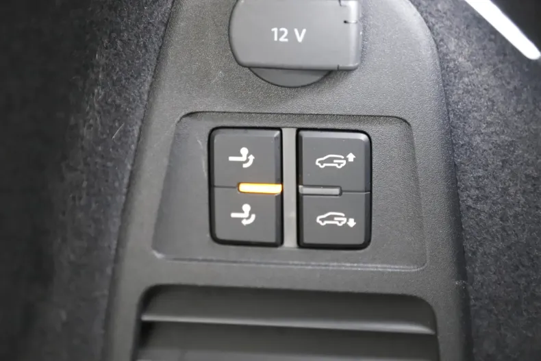 Volkswagen Touareg din 2021 cu 135.336 km - oferta VOL168955 - foto 25