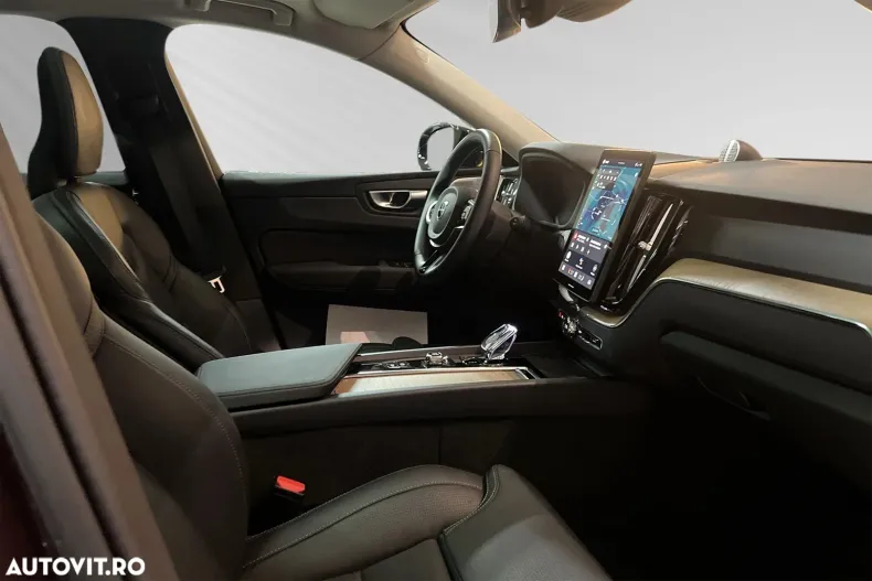 Volvo XC60 din 2025 cu 17.000 km - oferta VOL168967 - foto 2