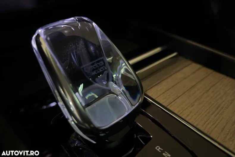 Volvo XC60 din 2025 cu 17.000 km - oferta VOL168967 - foto 21