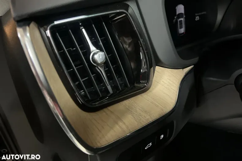 Volvo XC60 din 2025 cu 17.000 km - oferta VOL168967 - foto 22