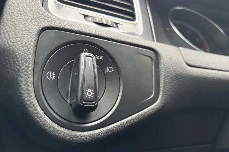 Volkswagen Golf din 2020 cu 44.900 km - oferta VOL168995 - foto 16