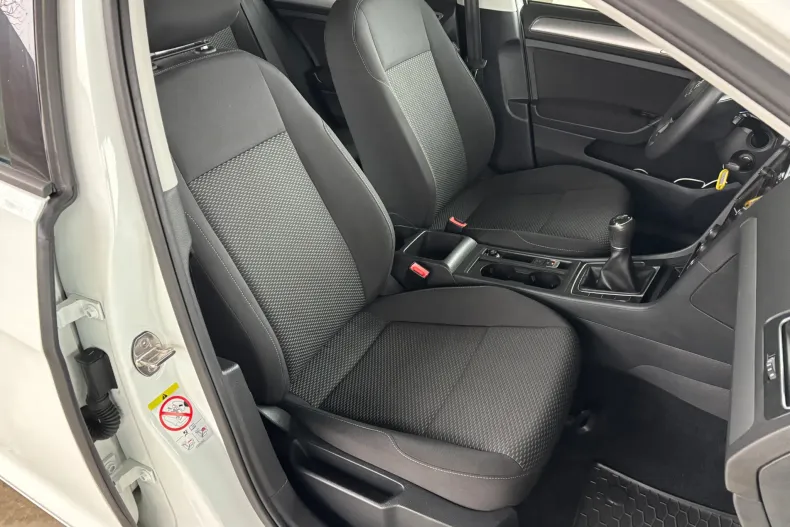 Volkswagen Golf din 2020 cu 44.900 km - oferta VOL168995 - foto 37