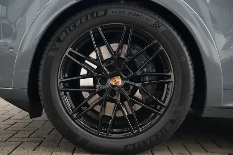 Porsche Cayenne din 2024 cu 34.500 km - oferta POR169017 - foto 16