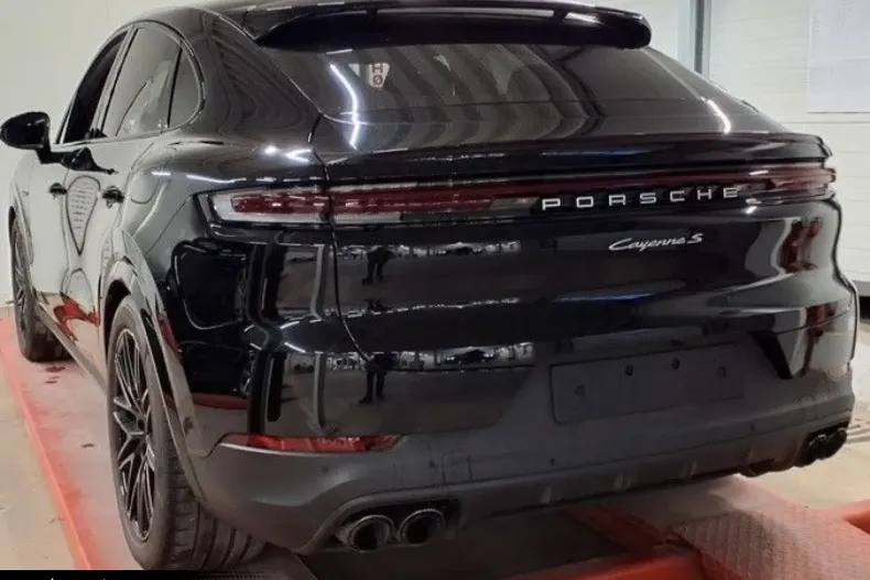 Porsche Cayenne din 2024 cu 23.950 km - oferta POR169020 - foto 4