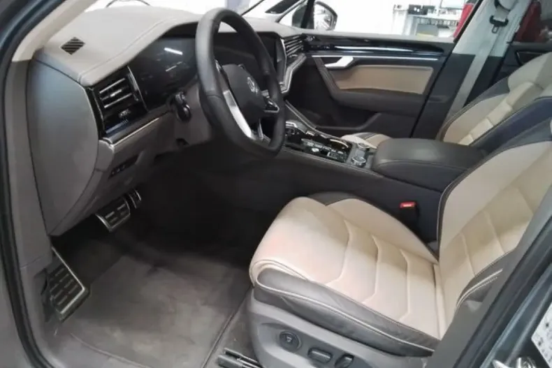 Volkswagen Touareg din 2023 cu 62.700 km - oferta VOL169025 - foto 5