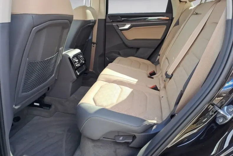 Volkswagen Touareg din 2025 cu 13.398 km - oferta VOL169027 - foto 9