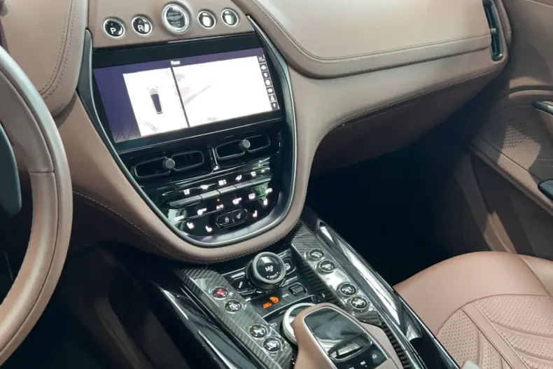 Aston Martin DBX din 2023 cu 9.989 km - oferta AST169029 - foto 8