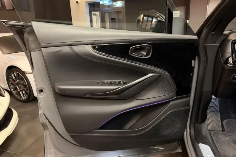 Aston Martin DBX din 2025 cu 18.000 km - oferta AST169032 - foto 15