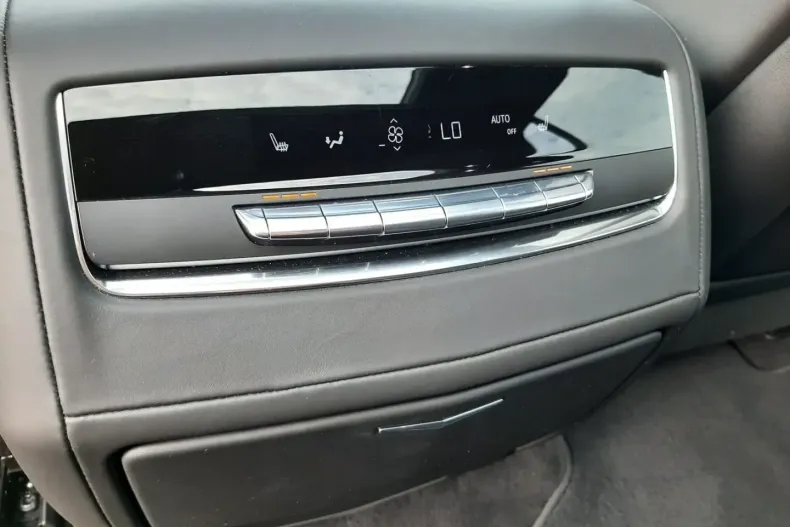 Cadillac Escalade din 2023 cu 6.900 km - oferta CAD169034 - foto 10