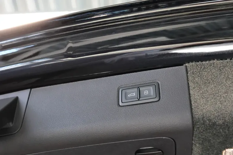 Bentley Bentayga din 2025 cu 8.600 km - oferta BEN169043 - foto 10