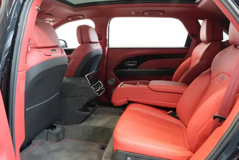 Bentley Bentayga din 2025 cu 8.600 km - oferta BEN169043 - foto 19