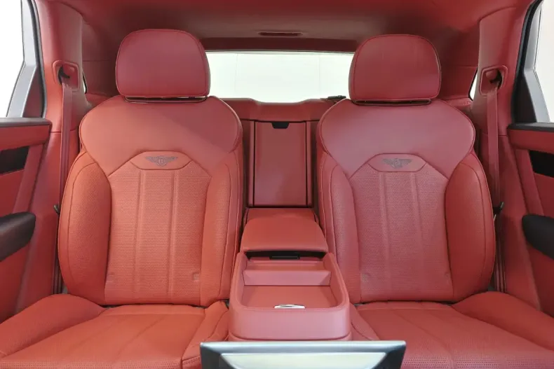 Bentley Bentayga din 2025 cu 8.600 km - oferta BEN169043 - foto 20