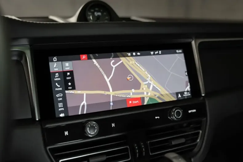 Porsche Macan din 2024 cu 9.400 km - oferta POR169051 - foto 24