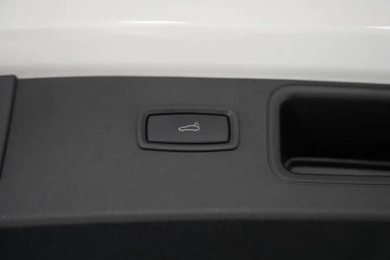 Porsche Macan din 2024 cu 9.400 km - oferta POR169051 - foto 25