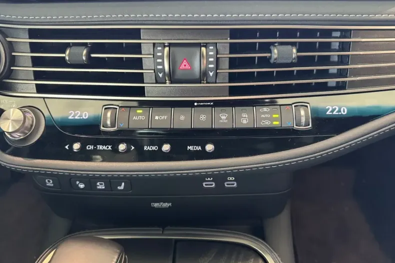 Lexus LS 500 din 2023 cu 12.898 km - oferta LEX169065 - foto 28