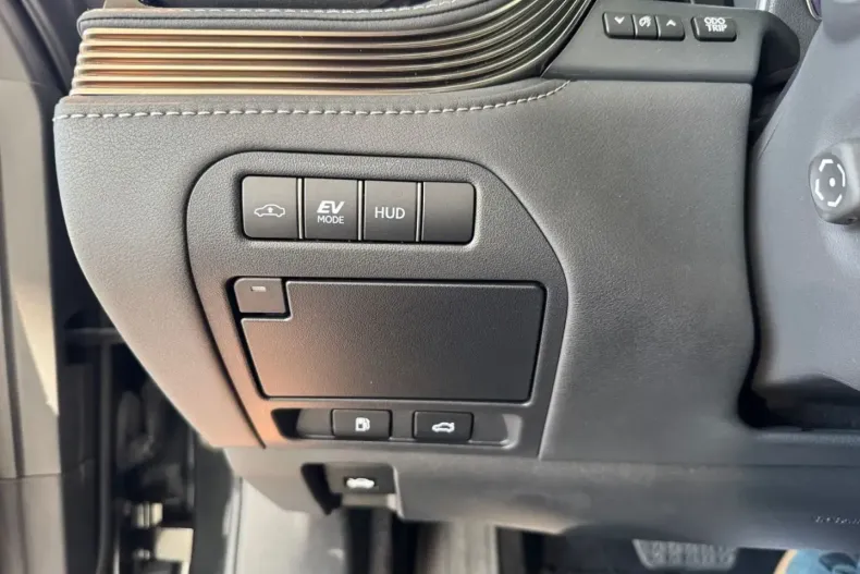 Lexus LS 500 din 2023 cu 12.898 km - oferta LEX169065 - foto 30