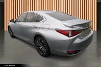 Lexus ES 300 din 2023 cu 7.532 km - oferta LEX169070 - foto 6