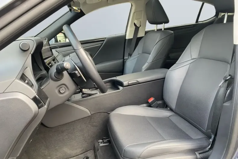 Lexus ES 300 din 2024 cu 17.171 km - oferta LEX169072 - foto 9