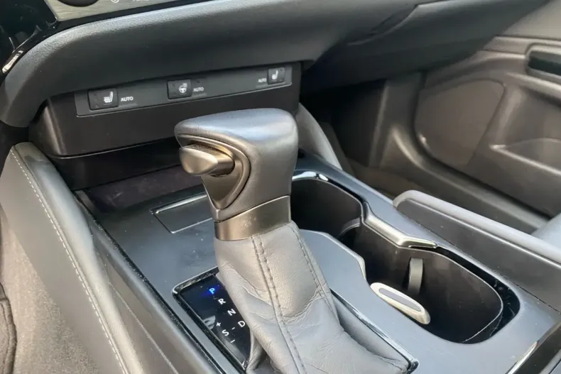 Lexus ES 300 din 2024 cu 17.171 km - oferta LEX169072 - foto 27