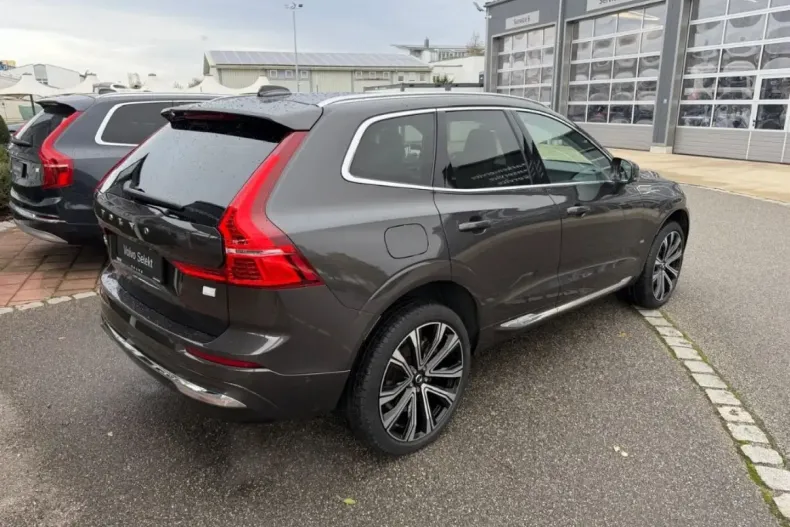 Volvo XC60 din 2022 cu 61.800 km - oferta VOL169083 - foto 4