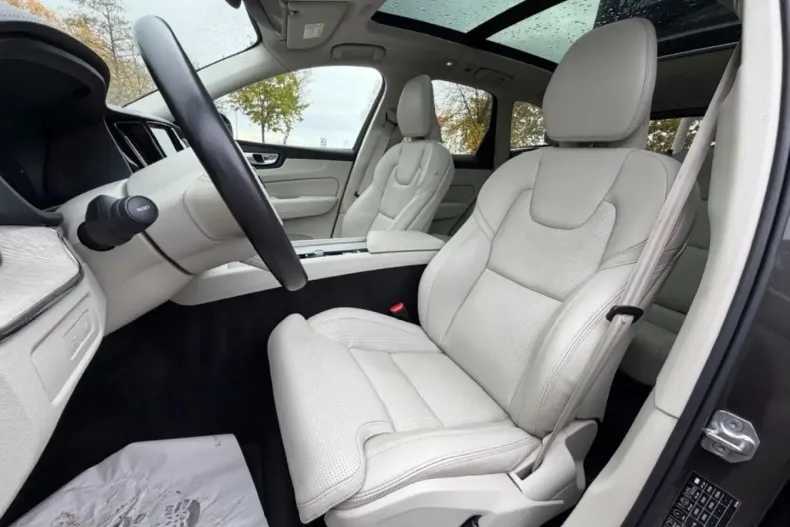 Volvo XC60 din 2022 cu 61.800 km - oferta VOL169083 - foto 8