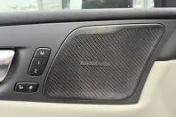 Volvo XC60 din 2022 cu 61.800 km - oferta VOL169083 - foto 12