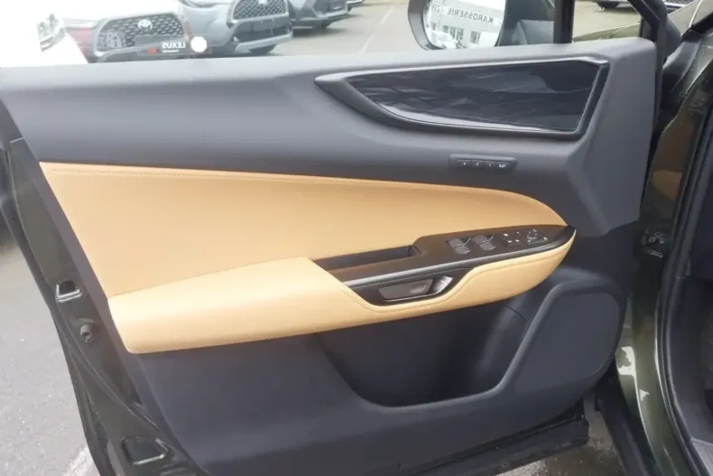 Lexus NX 450h din 2025 cu 9.900 km - oferta LEX169088 - foto 13