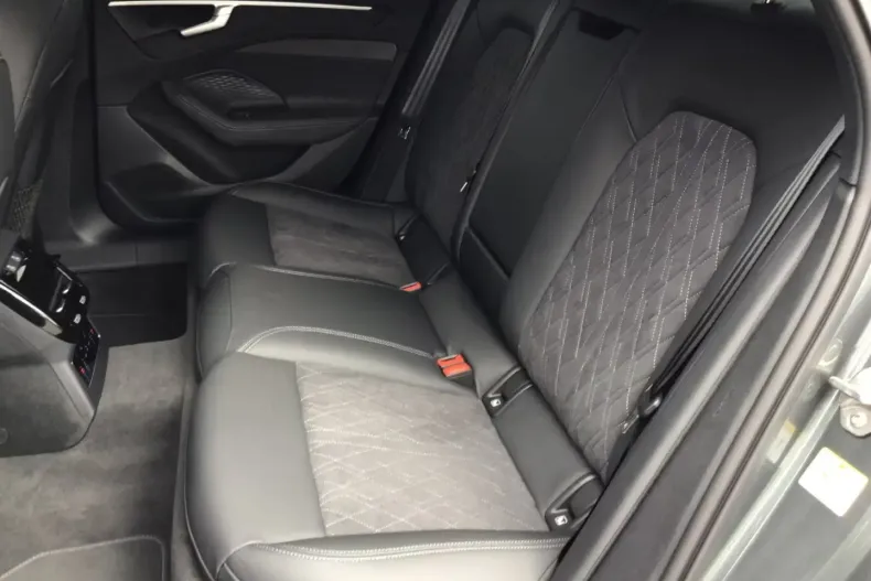 Audi A6 din 2025 cu 10 km - oferta AUD169094 - foto 10