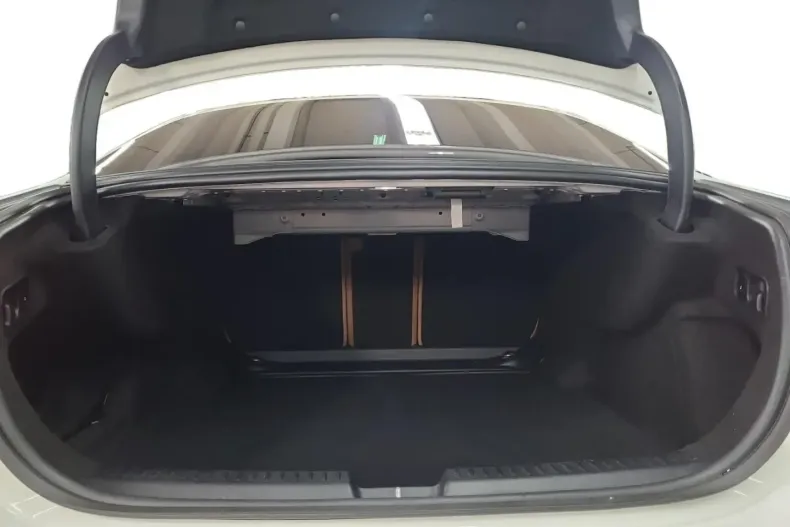 Mercedes-Benz E 220 din 2024 cu 18.656 km - oferta MER169103 - foto 6