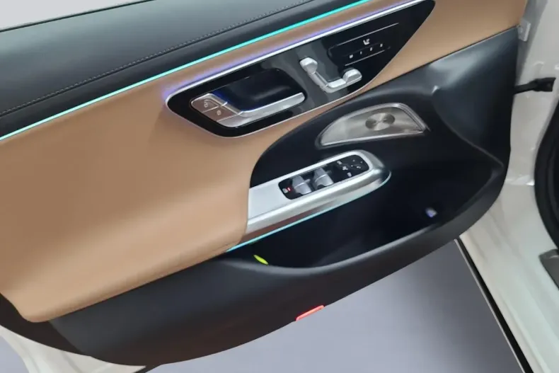 Mercedes-Benz E 220 din 2024 cu 18.656 km - oferta MER169103 - foto 14