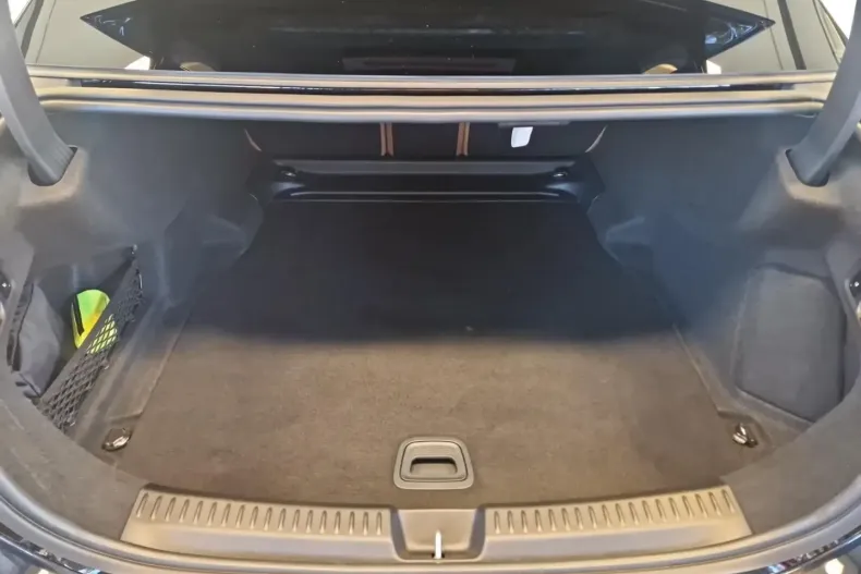 Mercedes-Benz E 220 din 2024 cu 13.286 km - oferta MER169107 - foto 6