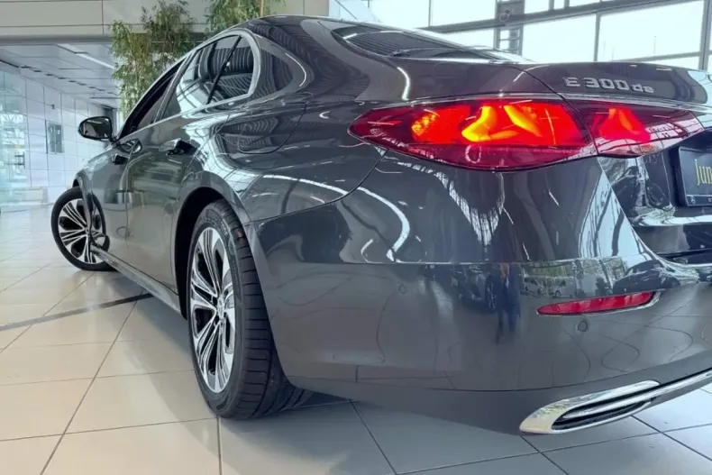 Mercedes-Benz E 300 din 2024 cu 34.700 km - oferta MER169108 - foto 16