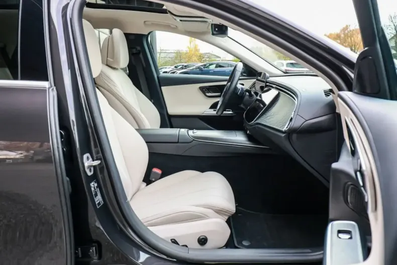 Mercedes-Benz E 300 din 2024 cu 29.385 km - oferta MER169122 - foto 5