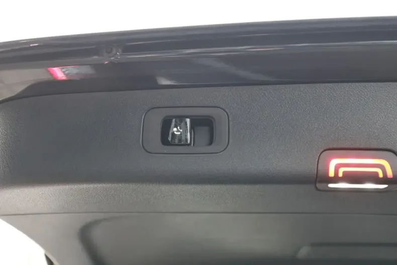 Mercedes-Benz E 300 din 2024 cu 29.385 km - oferta MER169122 - foto 36