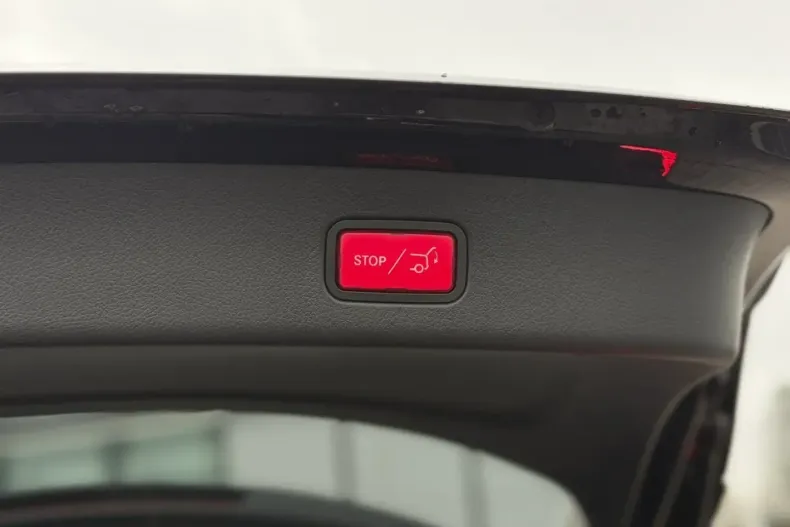 Mercedes-Benz GLC 220 din 2025 cu 11.821 km - oferta MER169124 - foto 9