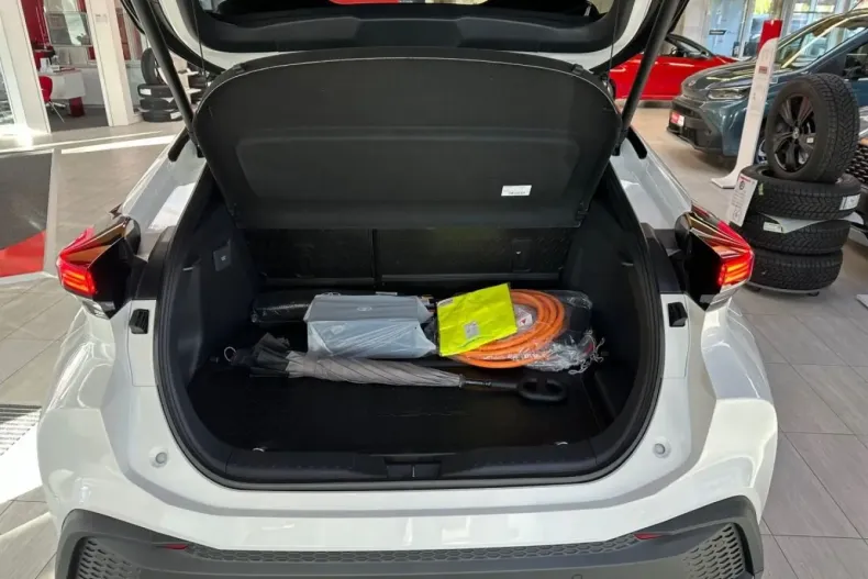 Toyota C-HR din 2024 cu 3.698 km - oferta TOY169137 - foto 16