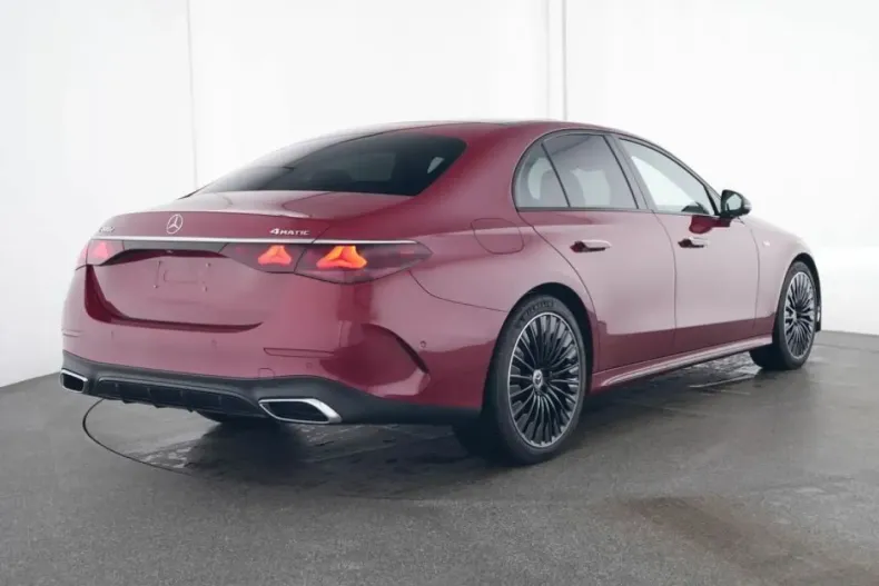 Mercedes-Benz E 400 din 2024 cu 32.403 km - oferta MER169183 - foto 3