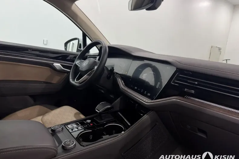 Volkswagen Touareg din 2024 cu 43.633 km - oferta VOL169191 - foto 4