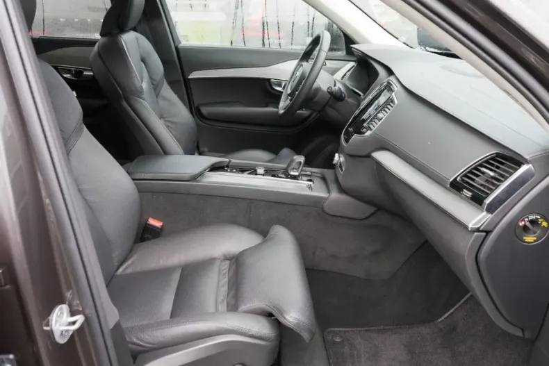 Volvo XC90 din 2023 cu 47.099 km - oferta VOL169208 - foto 5