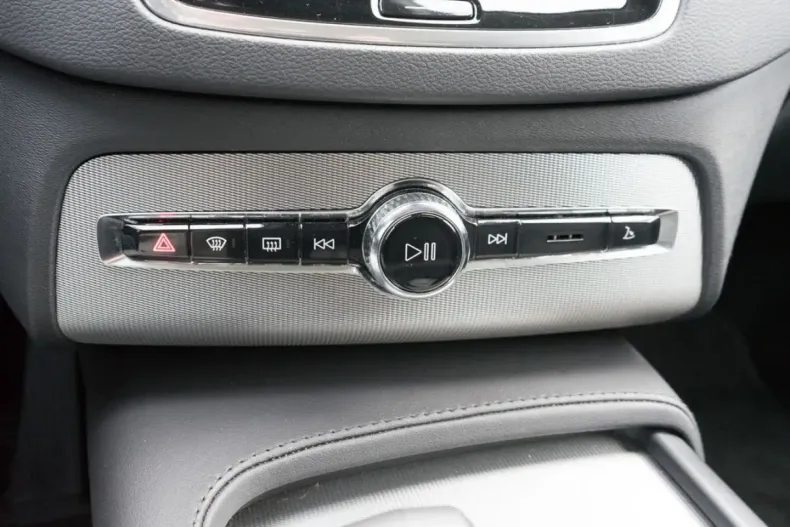 Volvo XC90 din 2023 cu 47.099 km - oferta VOL169208 - foto 13