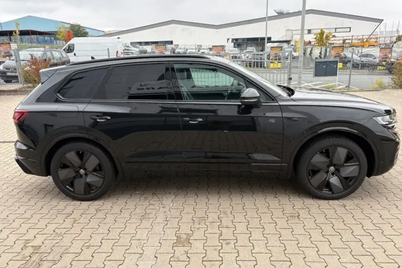Volkswagen Touareg din 2025 cu 13.400 km - oferta VOL169232 - foto 4