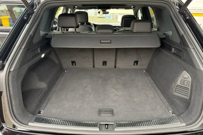 Volkswagen Touareg din 2025 cu 13.400 km - oferta VOL169232 - foto 22