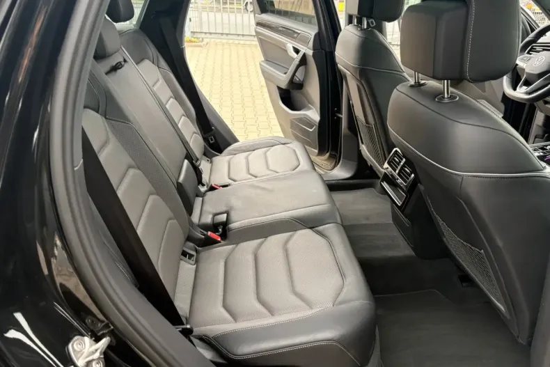 Volkswagen Touareg din 2025 cu 13.400 km - oferta VOL169232 - foto 26
