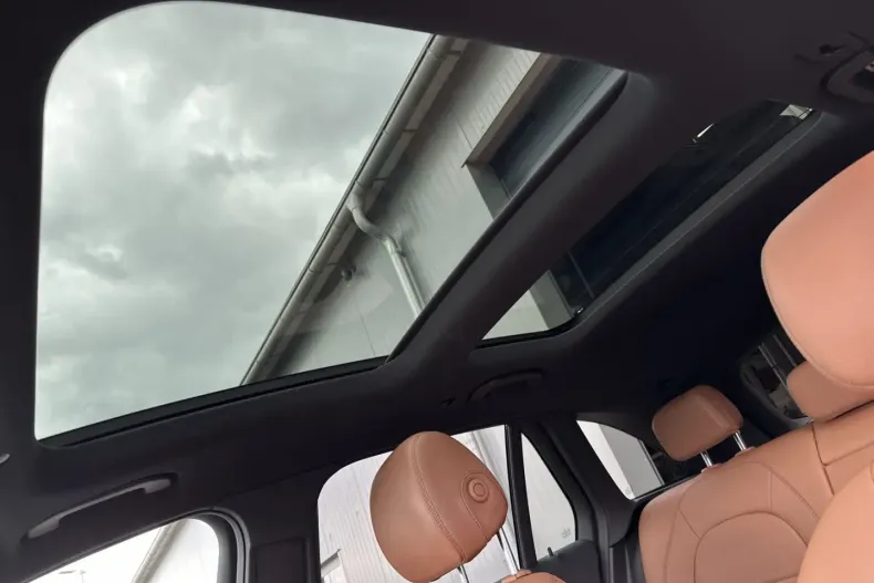 Mercedes-Benz GLC 300 din 2022 cu 79.450 km - oferta MER169237 - foto 10