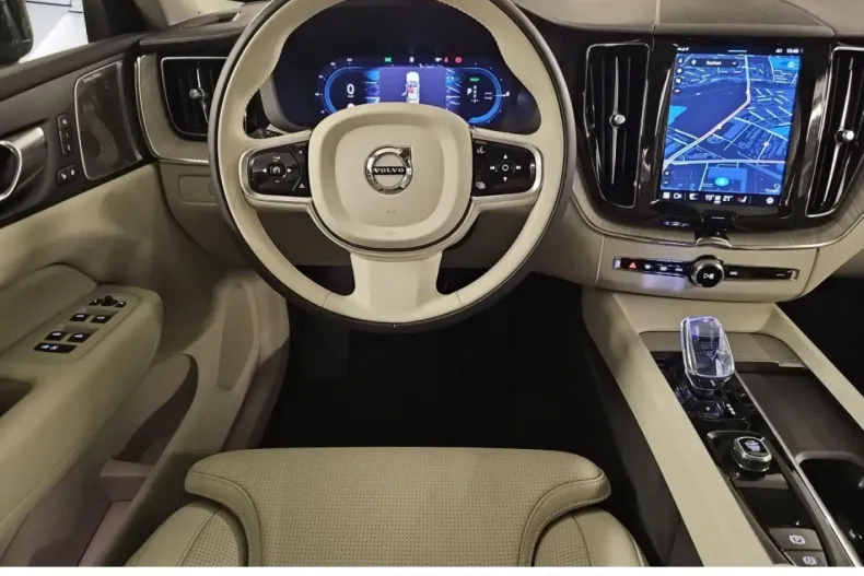 Volvo XC60 din 2025 cu 5.000 km - oferta VOL169245 - foto 10