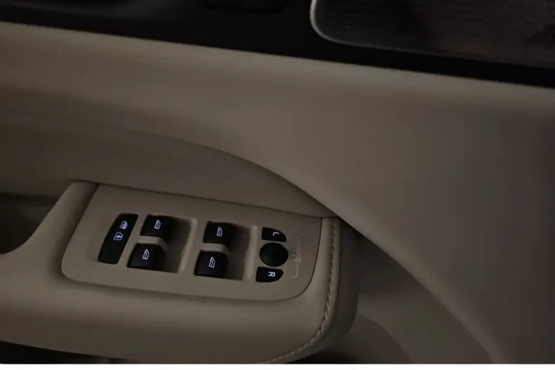 Volvo XC60 din 2025 cu 5.000 km - oferta VOL169245 - foto 19