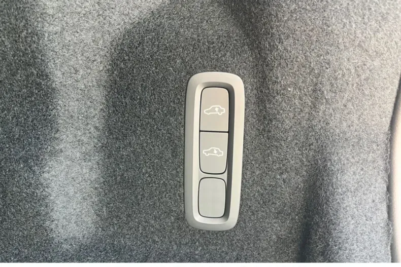 Volvo XC60 din 2025 cu 5.000 km - oferta VOL169253 - foto 13