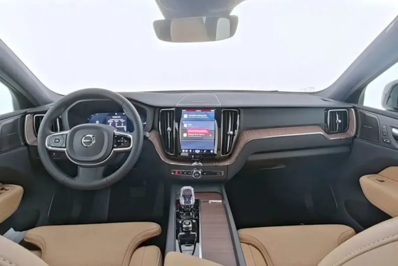 Volvo XC60 din 2025 cu 16.847 km - oferta VOL169256 - foto 2